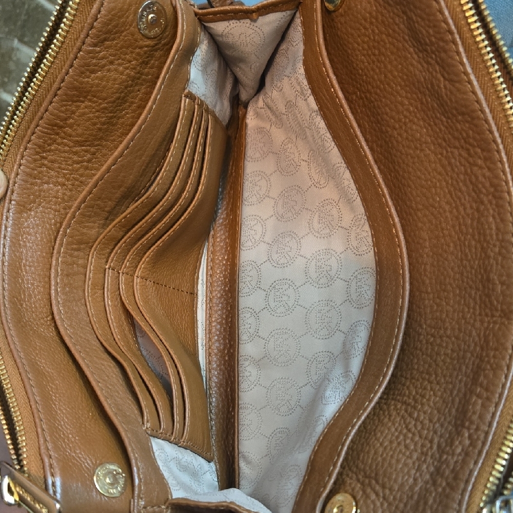Michael Kors Tan Leather Shoulder Bag - Picture 6 of 8